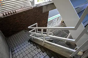 ねんご家高輪邸 2F外階段