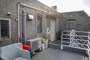 ねんご家高輪邸 3F屋上から玄関